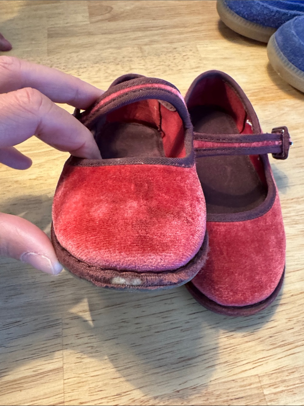 Toddler Girls J Crew Velvet Mary Jane Shoes in Magenta - Picture 3 of 5